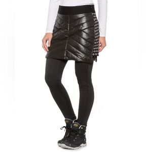 NWT - Krimson Klover carving skirt.  Black with white accents Size med.